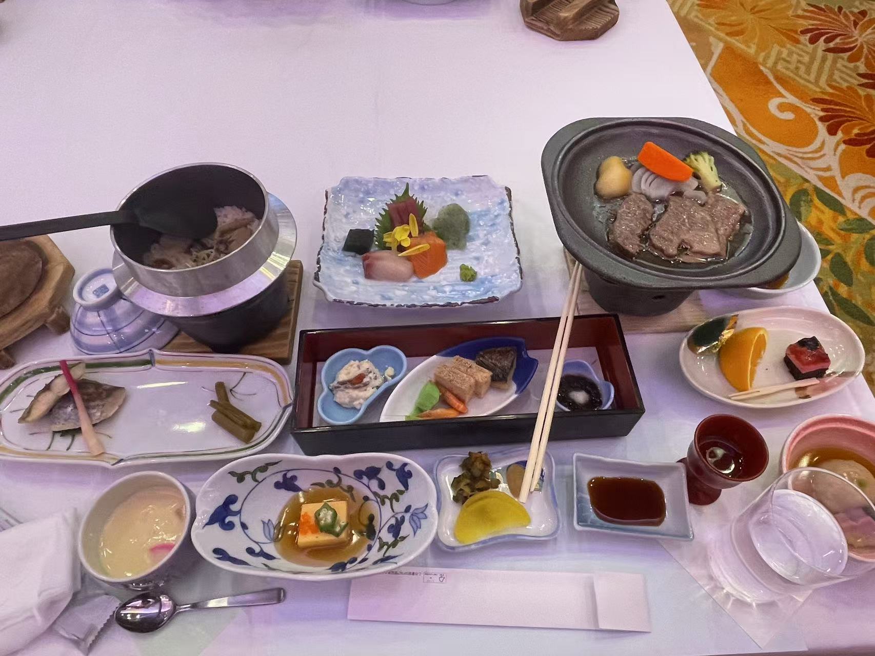晚餐丰盛的日本料理
