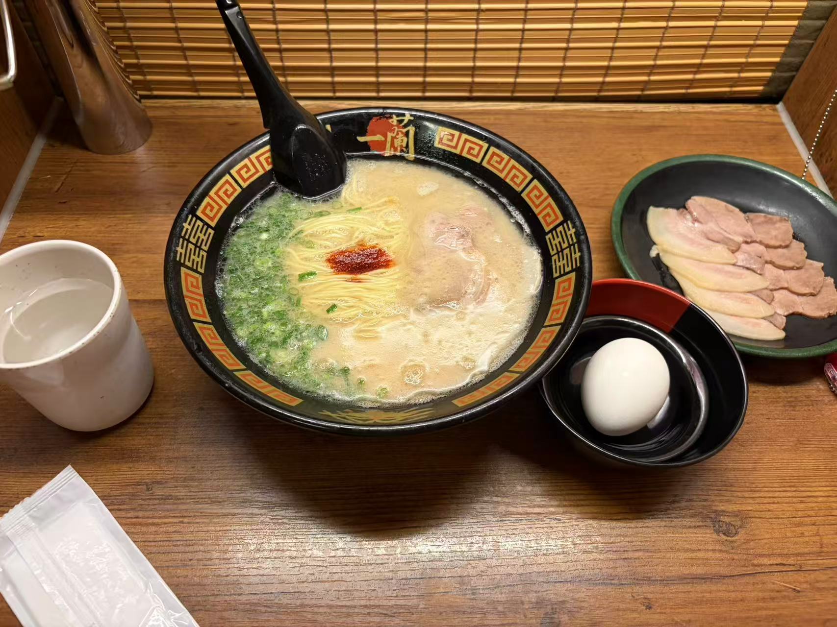 新宿西的一兰拉面